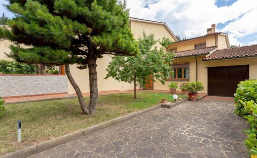 Townhouse in Calenzano, Tuscany, Italy 1