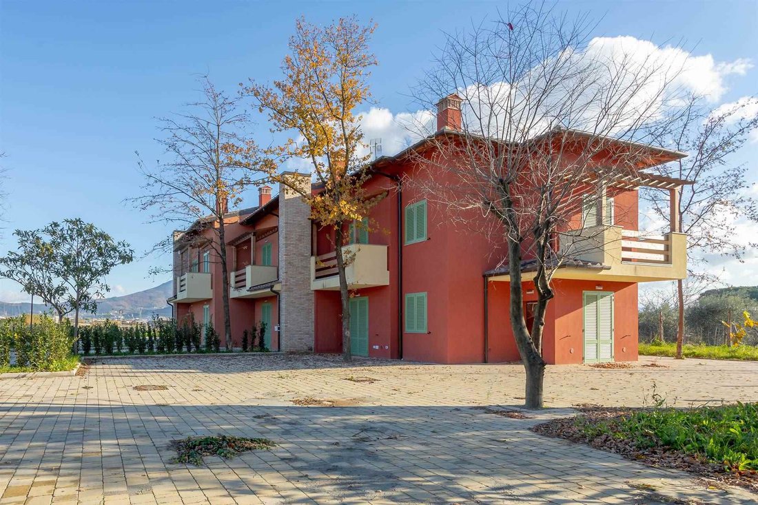 Center, Campi Bisenzio, Tuscany 1 - 16753864