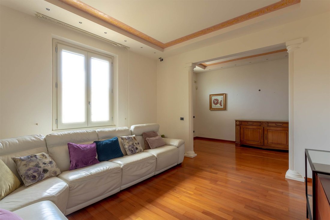 Villa in Poggio a Caiano, Tuscany, Italy 3 - 16753899
