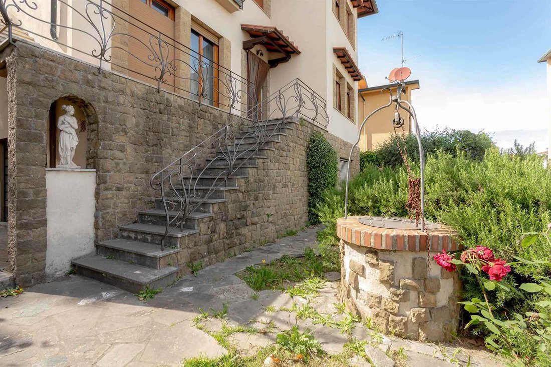 Villa in High Hills - Low Hills - Crucifix, Signa, Tuscany 4 - 16753905
