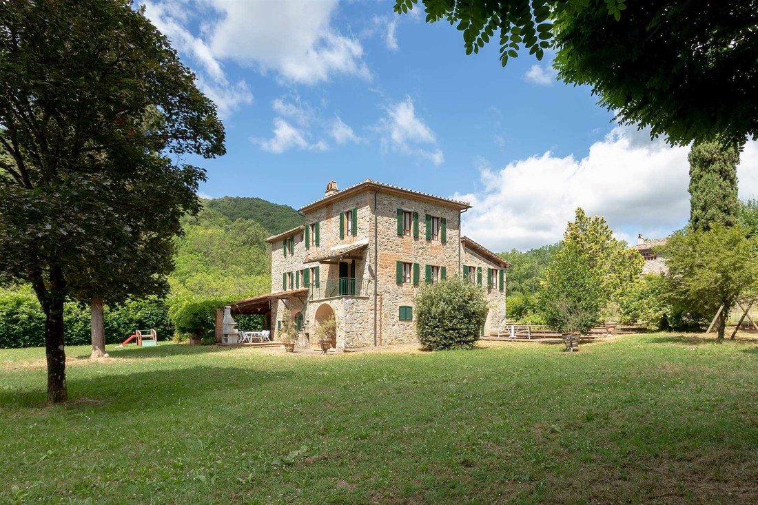 Estate in Gaiole in Chianti, Tuscany, Italy 5 - 16753901