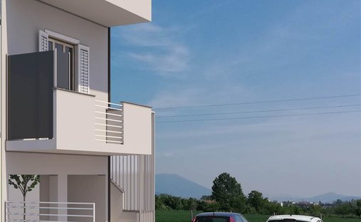 Townhouse in Torricella, Campi Bisenzio, Tuscany 1