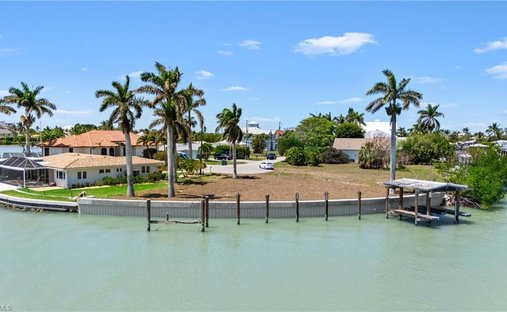 Land in Naples, Florida, United States 1