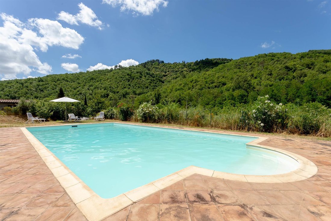 Estate in Gaiole in Chianti, Tuscany, Italy 2 - 16753901