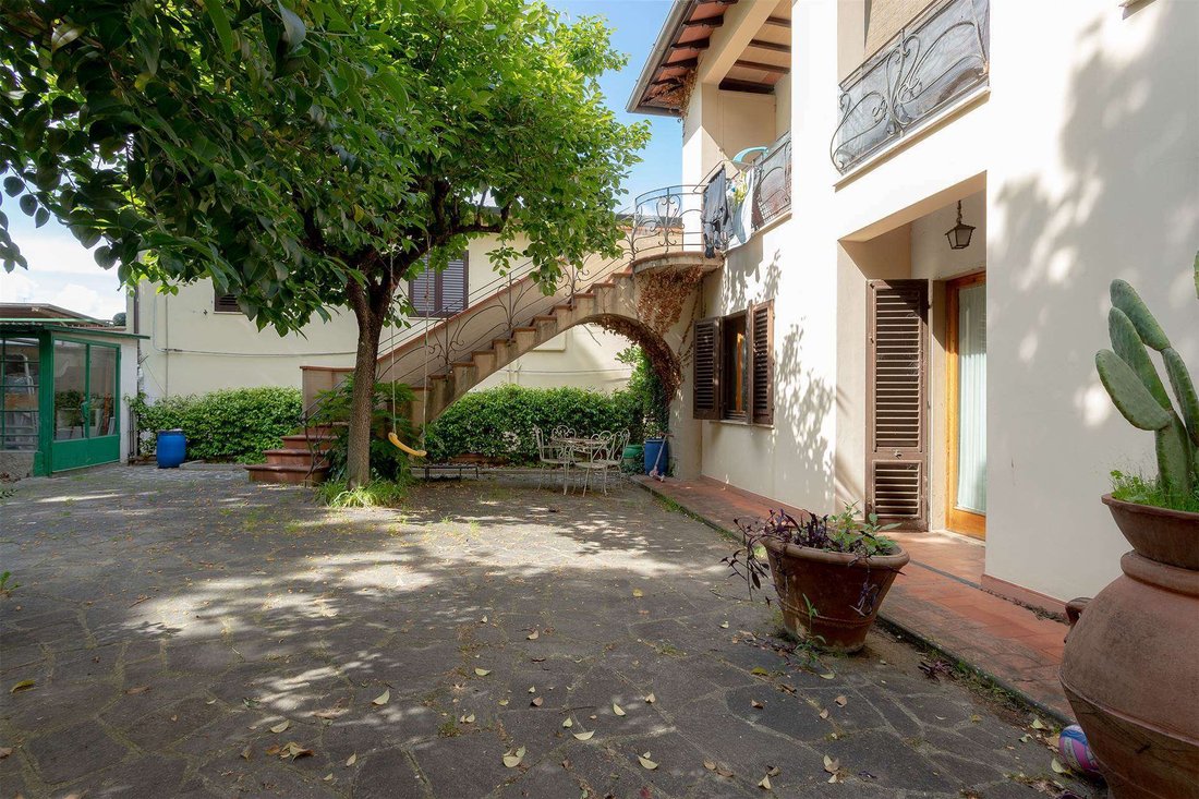 Villa in High Hills - Low Hills - Crucifix, Signa, Tuscany 1 - 16753905