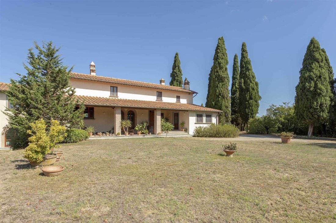 Villa in Poggio a Caiano, Tuscany, Italy 2 - 16753947