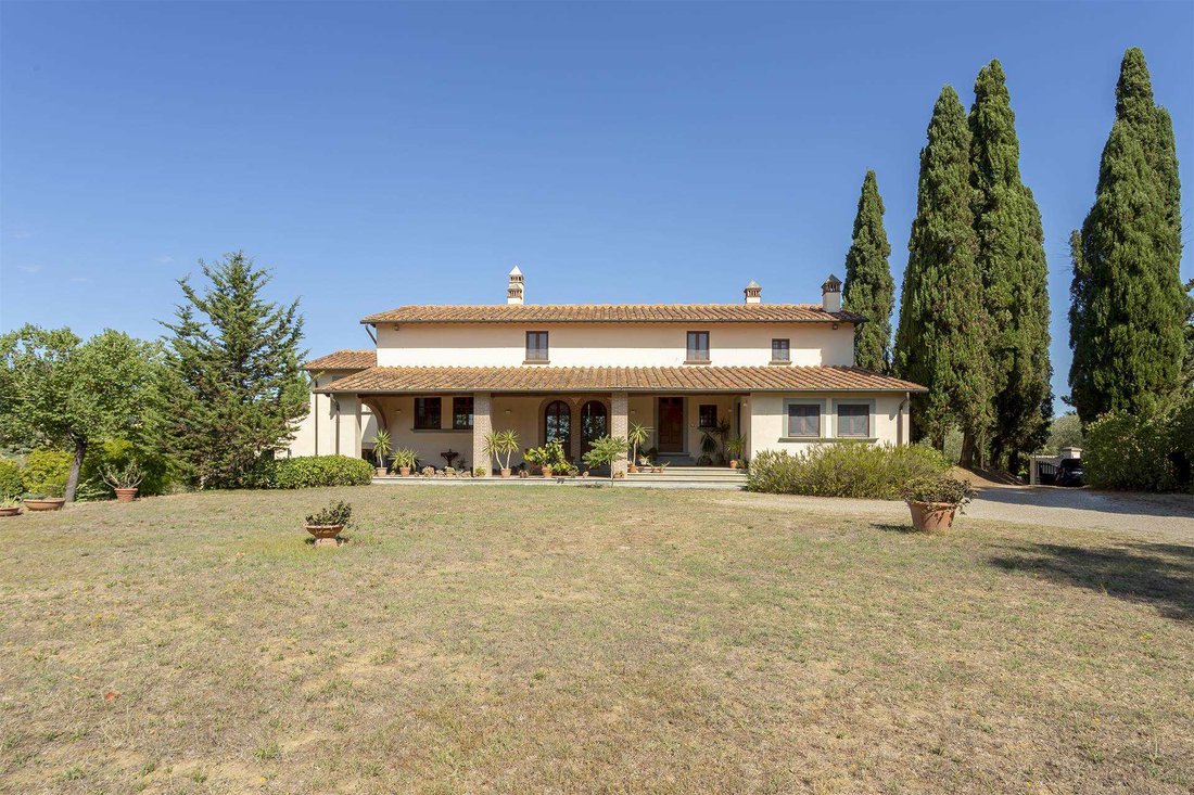 Villa in Poggio a Caiano, Tuscany, Italy 1 - 16753947