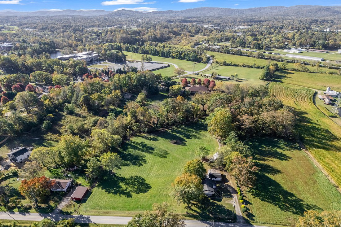 Terreno en Flat Rock, Carolina del Norte, Estados Unidos 1 - 16765256
