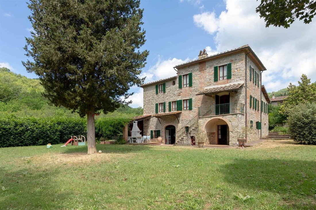 Estate in Gaiole in Chianti, Tuscany, Italy 3 - 16753901