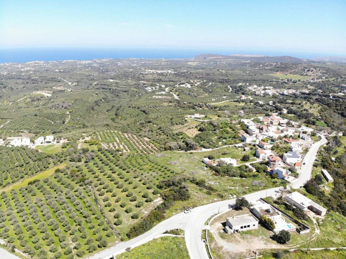 Land in Crete, Greece 4 - 16759706