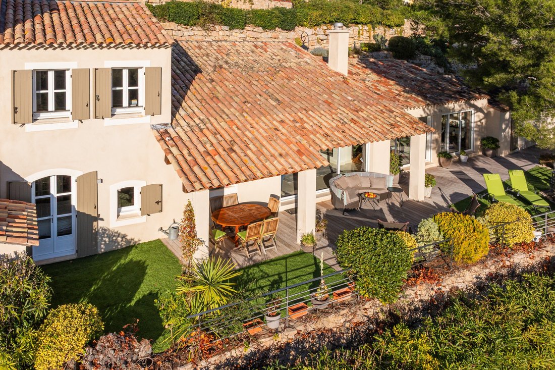 House in Saint-Cyr-sur-Mer, Provence-Alpes-Côte d'Azur, France 4 - 16760716