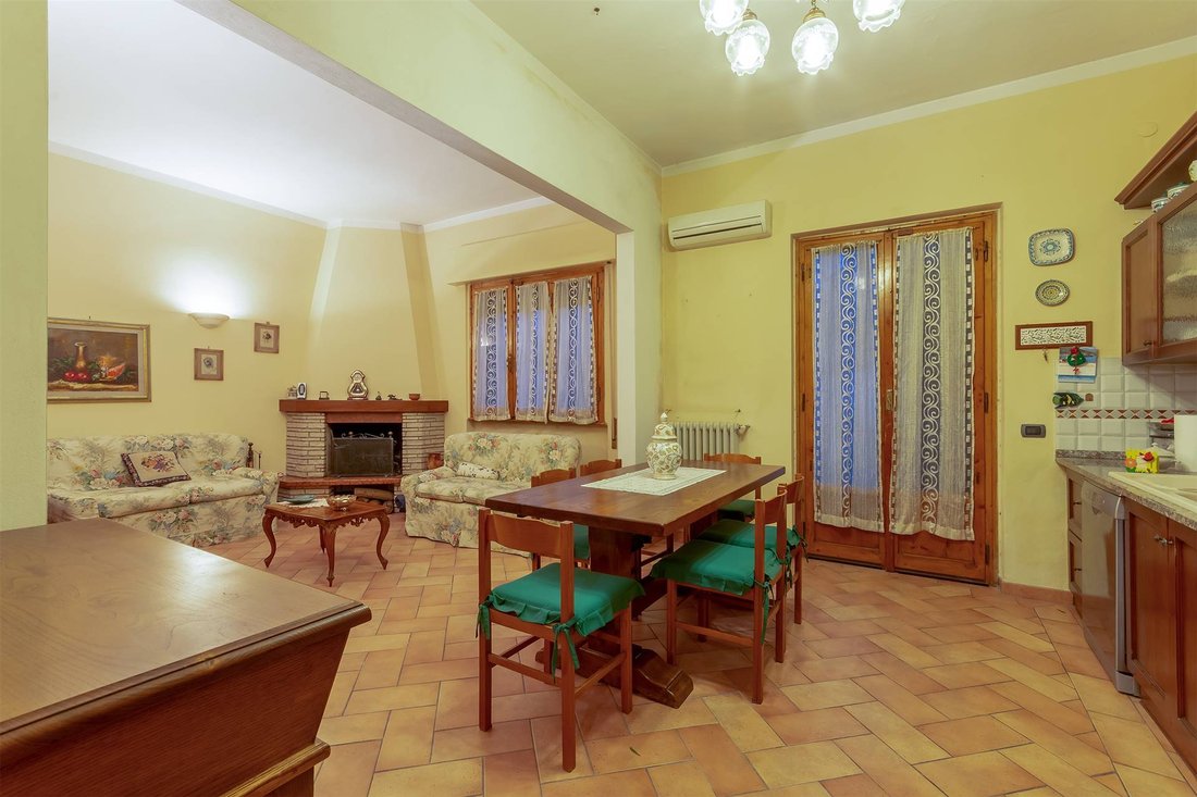 Townhouse in Station Center, Municipality of Sesto Fiorentino, Italy 3 - 16753474