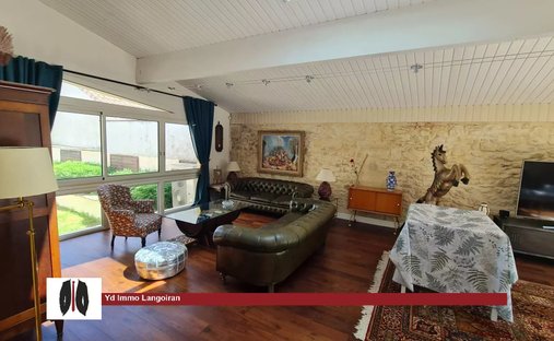 Castle for Sale in Langoiran, Nouvelle-Aquitaine, France