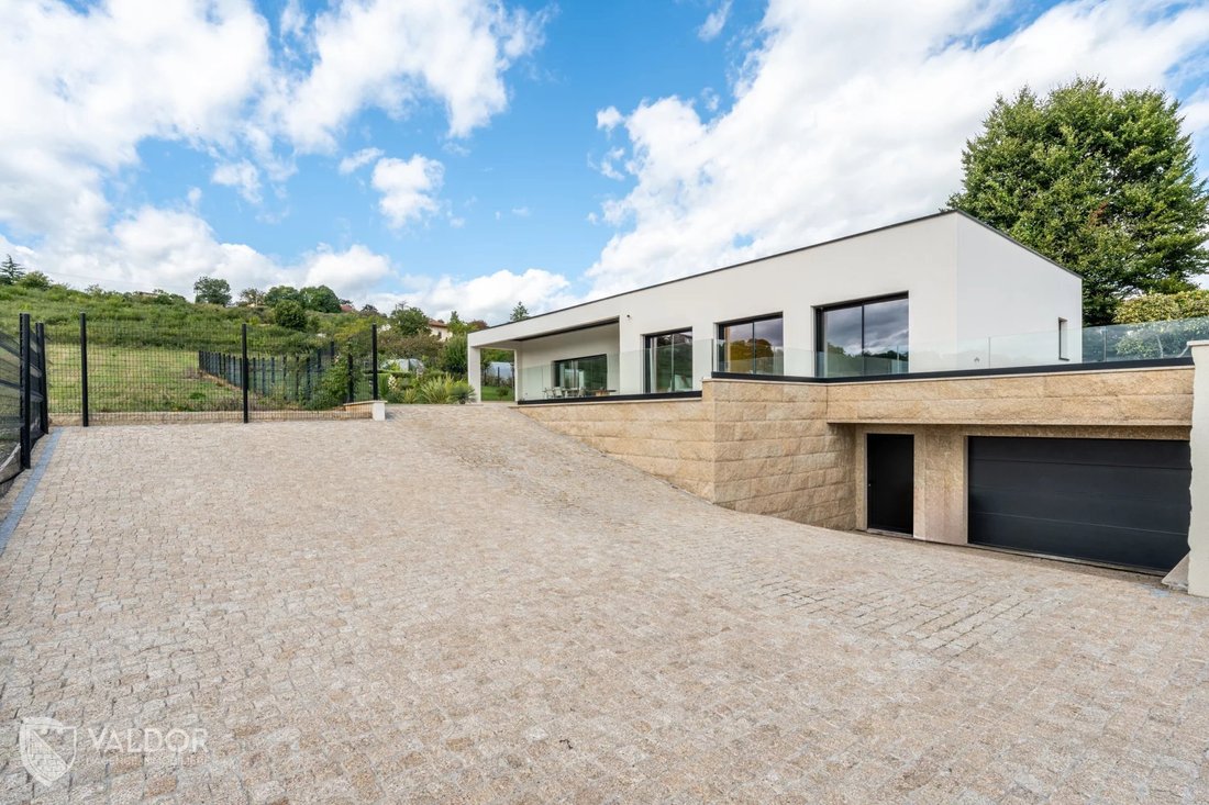 House in Lucenay, Auvergne-Rhône-Alpes, France 2 - 16757794