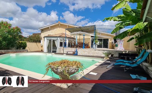 Castle for Sale in Langoiran, Nouvelle-Aquitaine, France