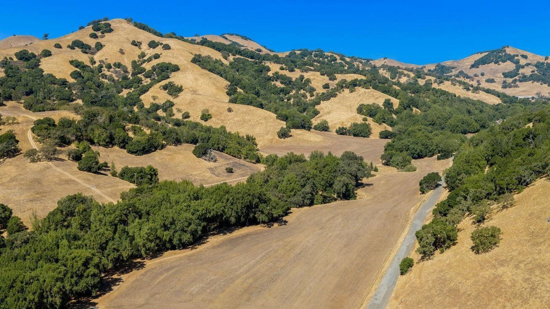Farm Ranch in Petaluma, California, United States 1 - 16756704