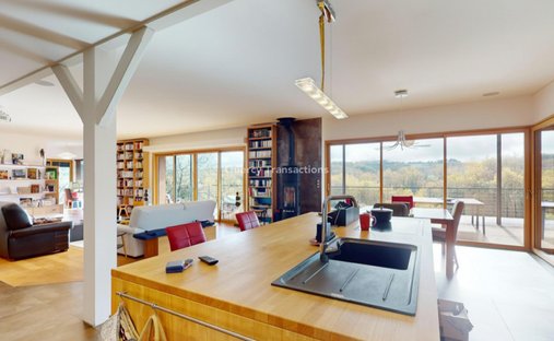 Castle for Sale in Montignac, Nouvelle-Aquitaine, France