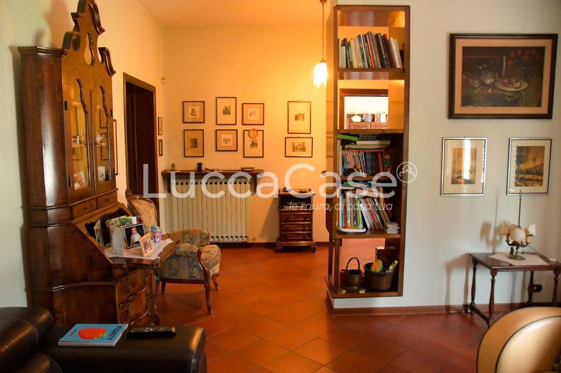 Villa in Center, Capannori, Tuscany 2 - 16764862