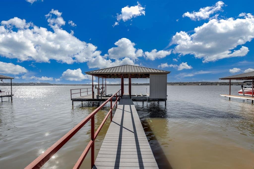 House in Granbury, Texas, United States 1 - 16753696