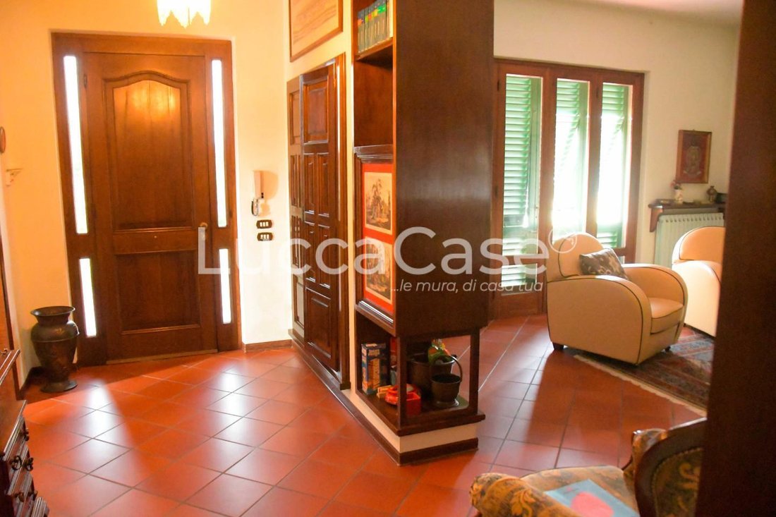 Villa in Center, Capannori, Tuscany 1 - 16764862