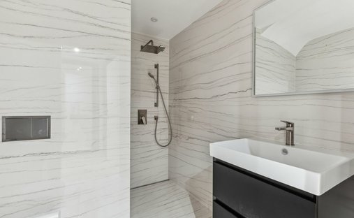 Castle Life At Your Fingertips