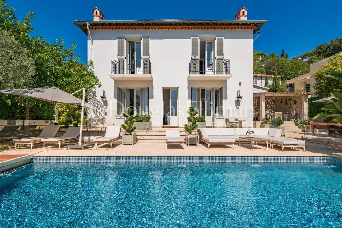 Villa in Èze, Provence-Alpes-Côte d'Azur, France 1 - 16753190