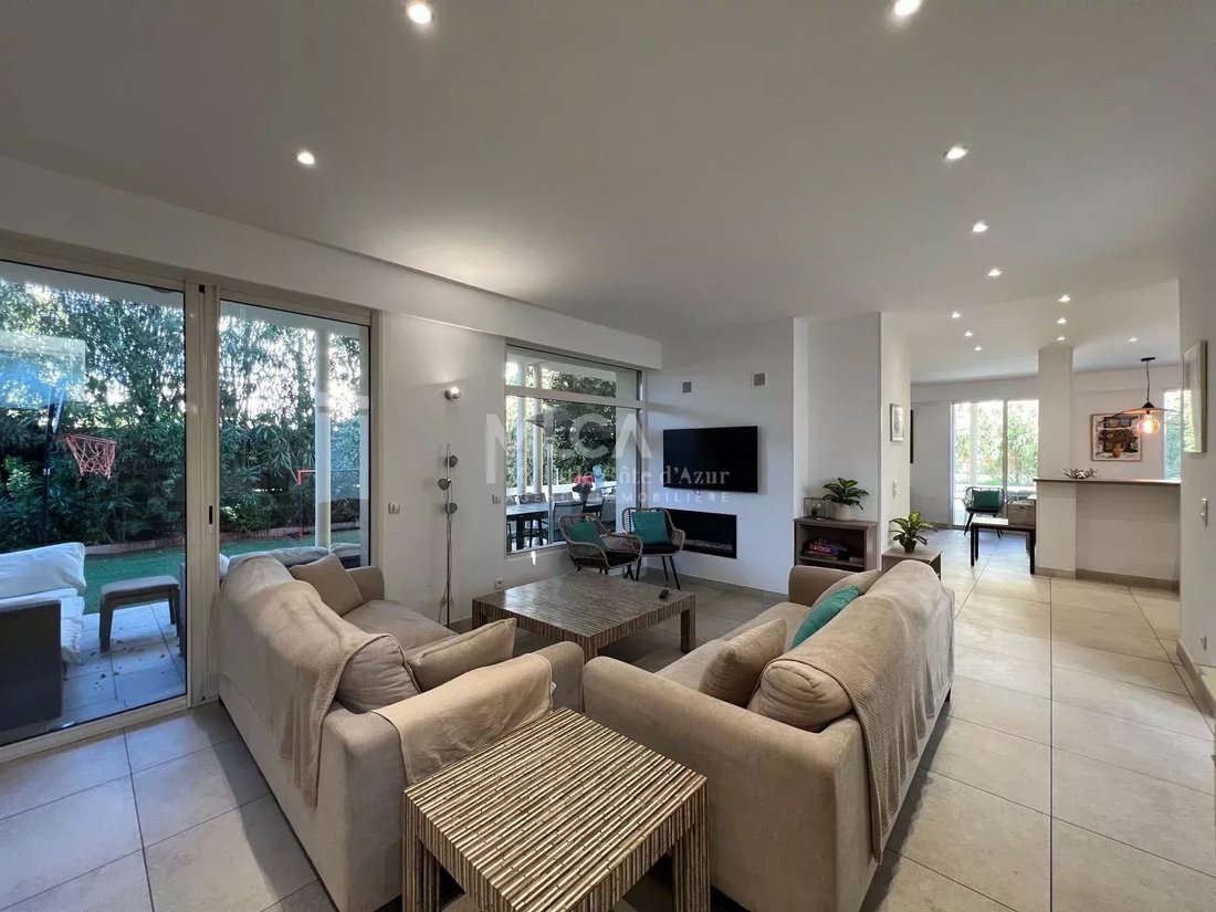 Villa in Pont du Lys-Antibes les Pins, Antibes, France 3 - 16752867