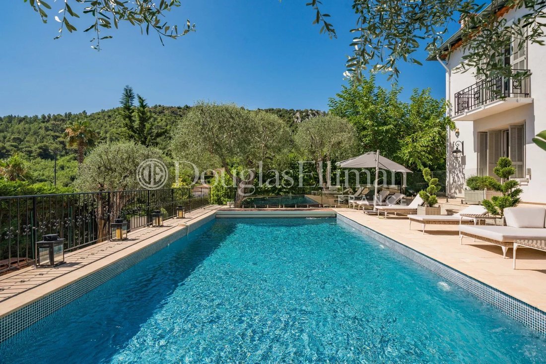 Villa in Èze, Provence-Alpes-Côte d'Azur, France 2 - 16753190