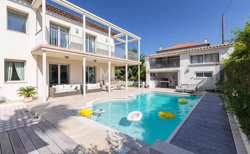 Villa in Pont du Lys-Antibes les Pins, Antibes, France 1