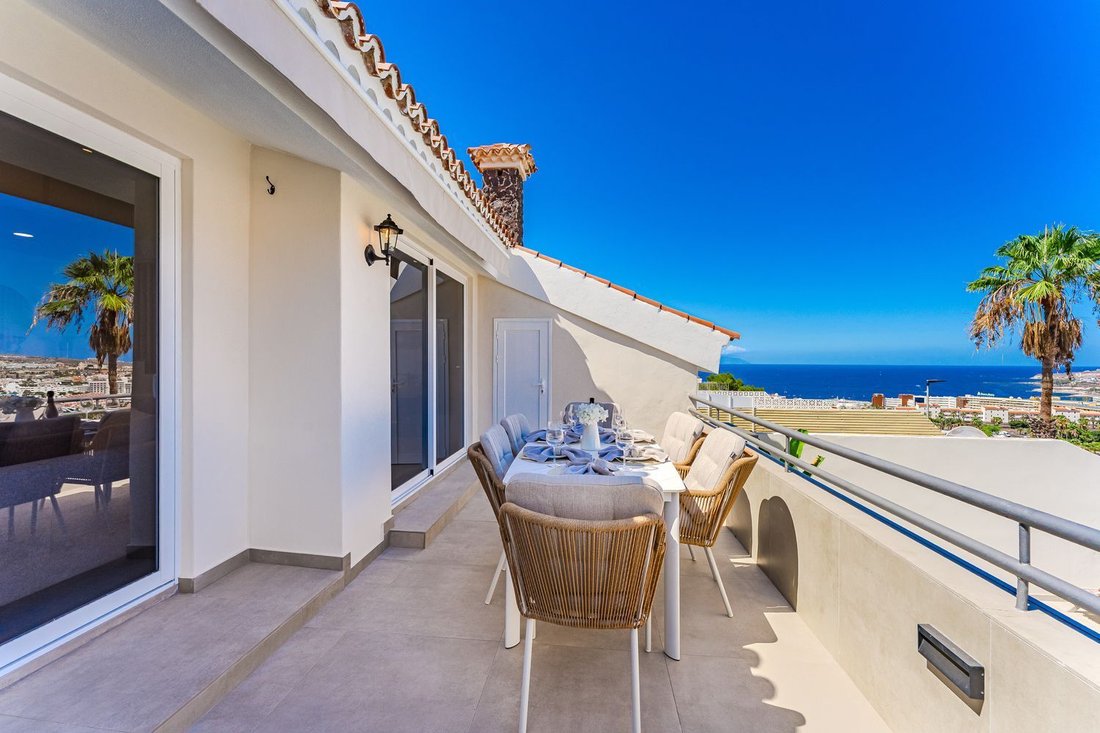 Villa in Costa Adeje, Adeje, Canary Islands 2 - 16762543