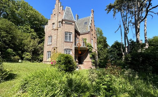 Castle for Sale in Étretat, Normandy, France