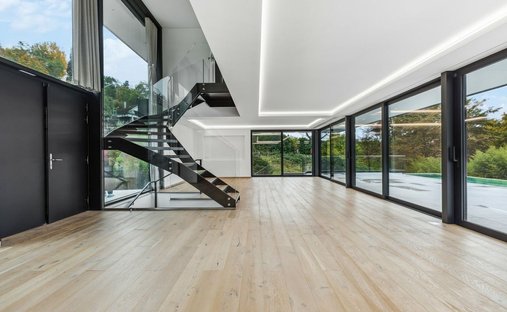 Castle Life At Your Fingertips