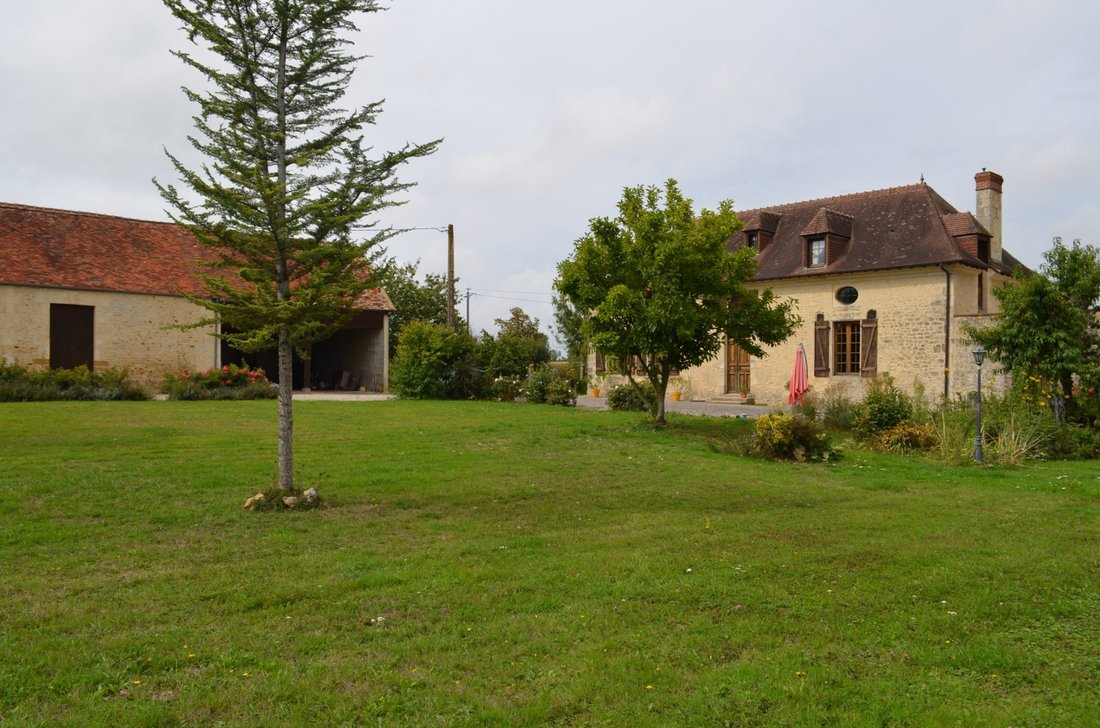 House in Coulonges-sur-Sarthe, Normandy, France 1 - 16759384