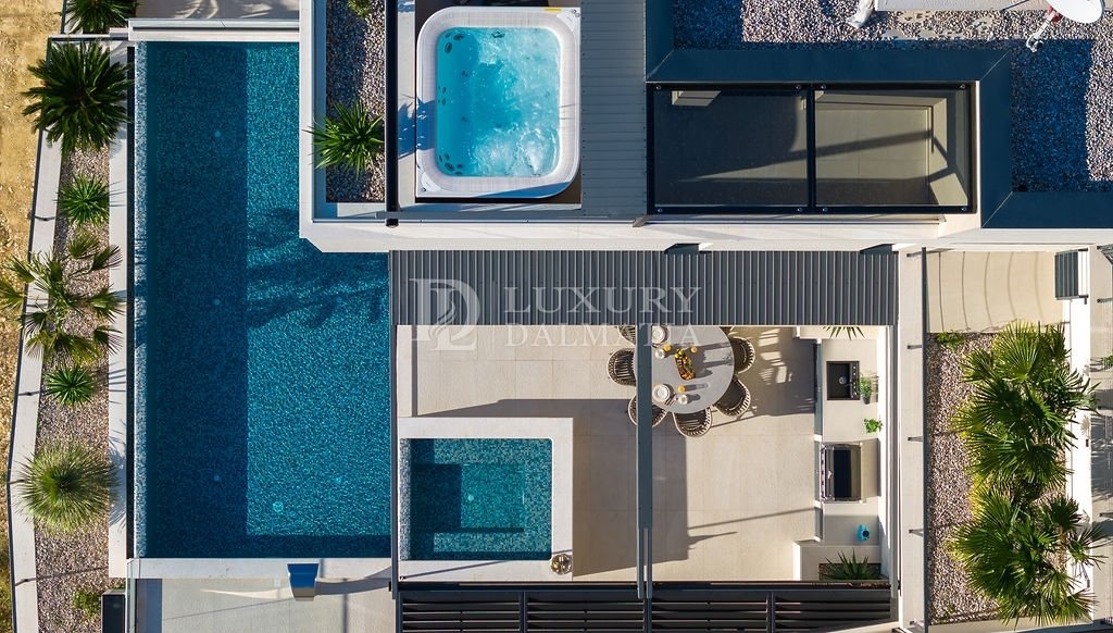House in Omis, Split-Dalmatia County, Croatia 3 - 16760511