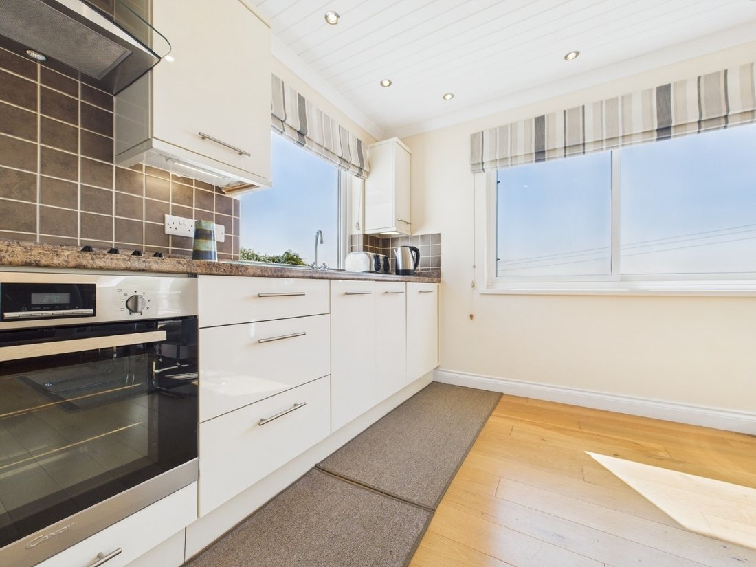 Bungalow in St Mawes, England 4 - 16757978