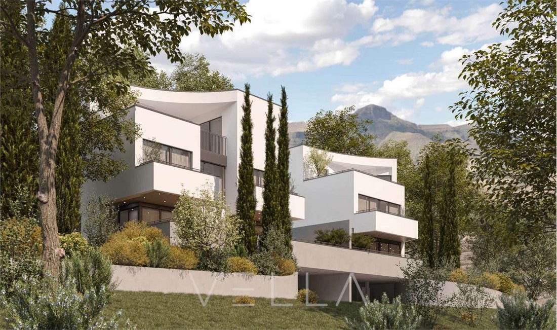 Elegance And Panoramic Views: Two Unique Villas