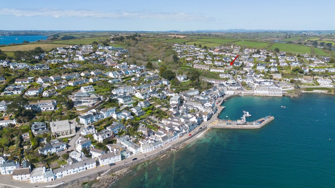 Bungalow in St Mawes, England 2 - 16757978