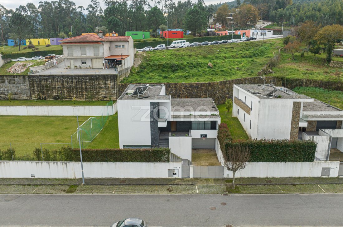 Casa en Gamil e Midoes, Braga, Portugal 1 - 16758821