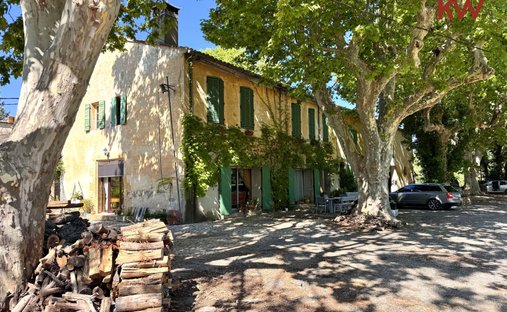 Castle for Sale in Istres, Provence-Alpes-Côte d'Azur, France