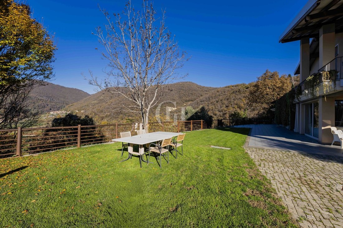Villa in Monticelli Brusati, Lombardy, Italy 4 - 16759912