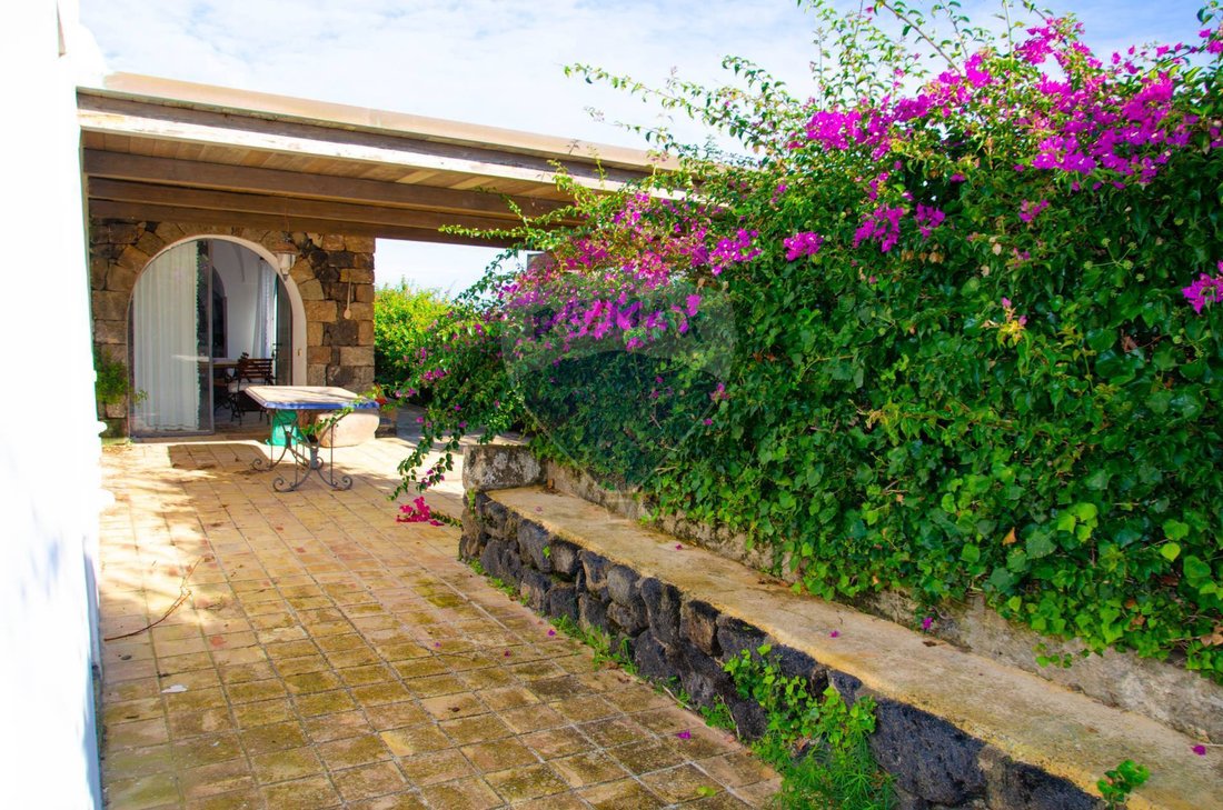 Villa in Pantelleria, Sicily, Italy 4 - 16763193