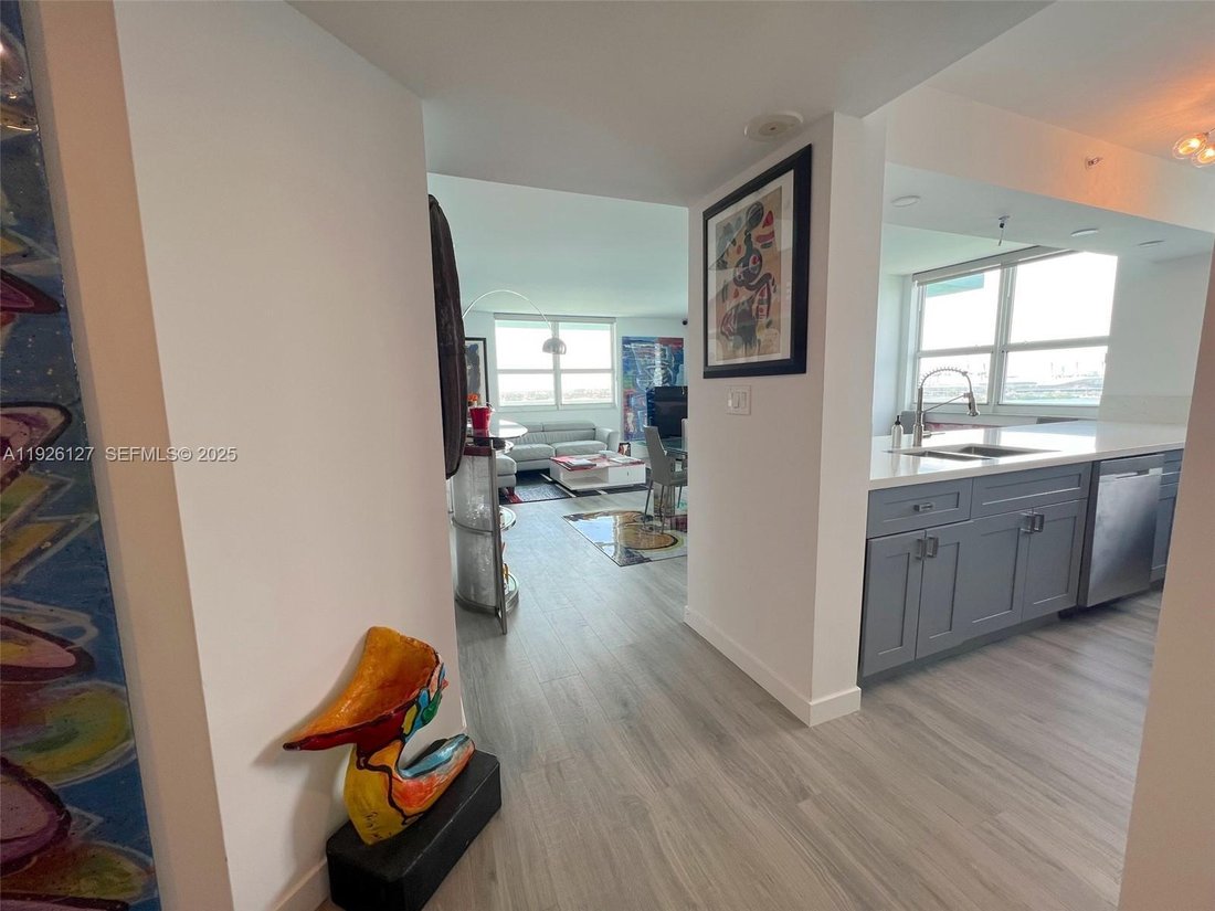 Condo in Miami Beach, Florida, United States 4 - 16758652