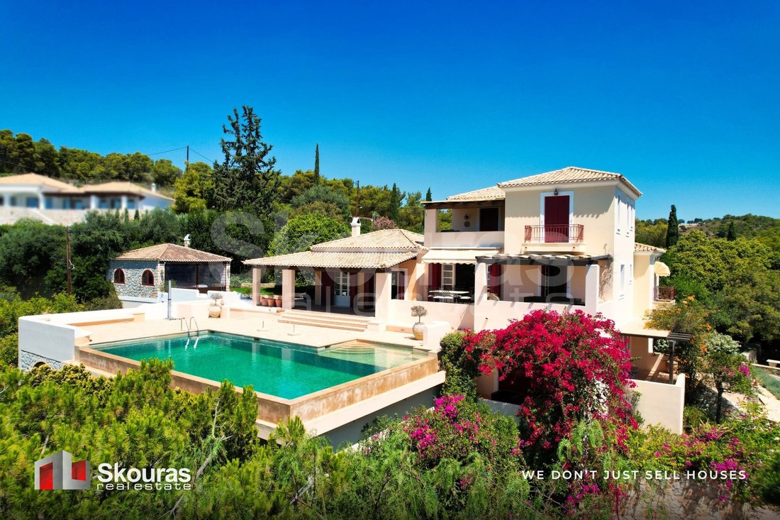 Villa in Koinotita Kranidiou, Kranidi, Greece 1 - 16727727