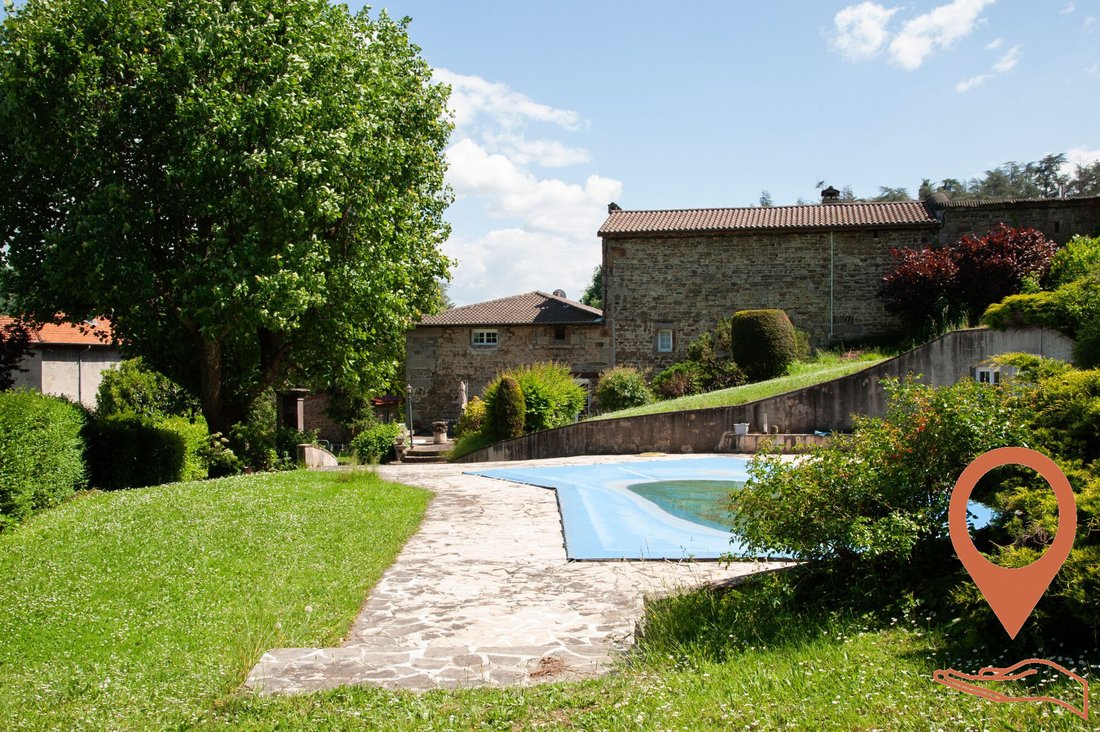 House in Saint-Genest-Lerpt, Auvergne-Rhône-Alpes, France 5 - 16759456