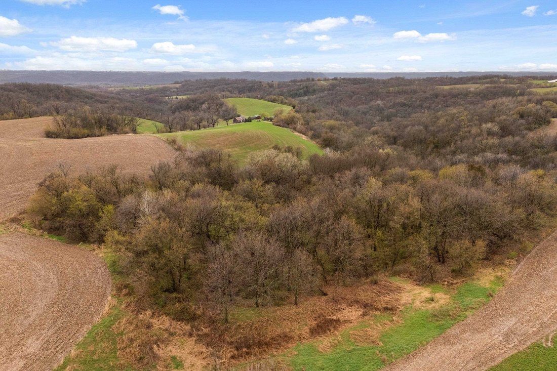 Land in Prairie du Chien, Wisconsin, United States 2 - 16755944