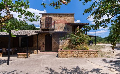 Castle for Sale in Piazza Armerina, Sicily, Italy