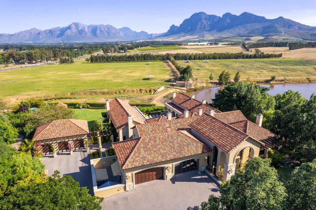 House in Paarl, Western Cape, South Africa 4 - 16758317
