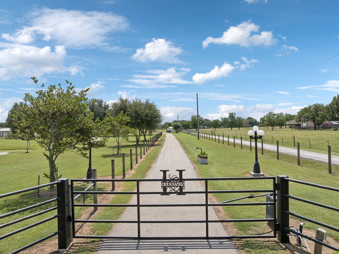 Farm Ranch in Waller, Texas, United States 4 - 16754431