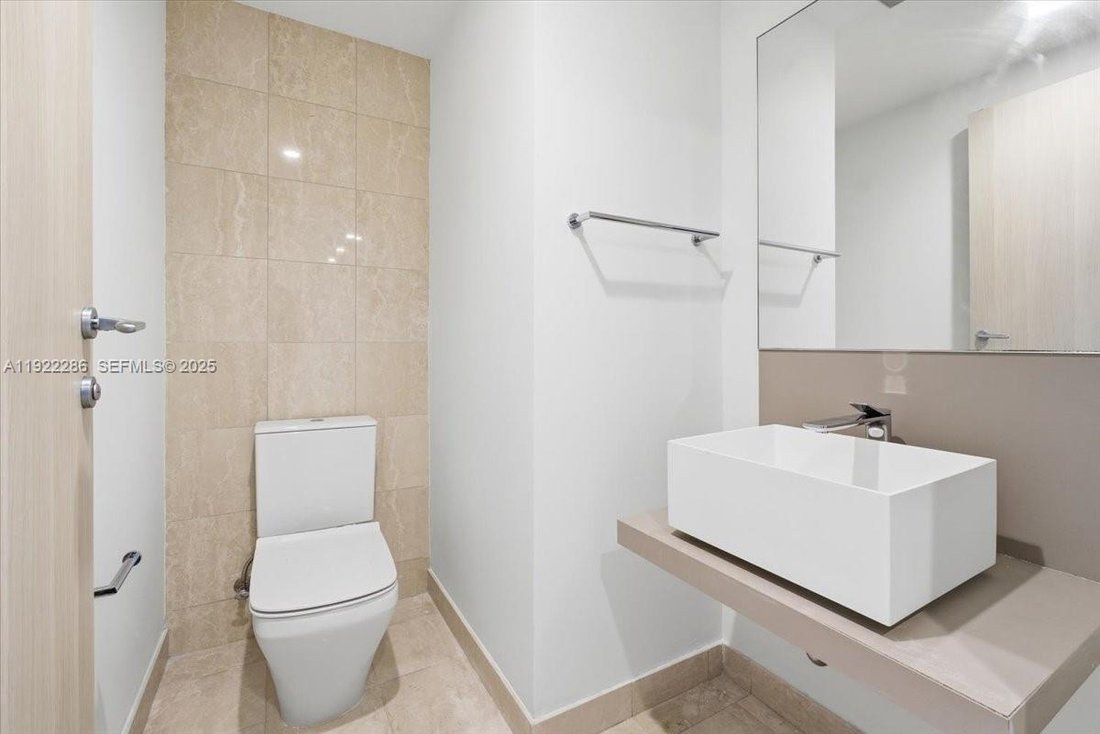 Condo in Miami, Florida, United States 2 - 16736262