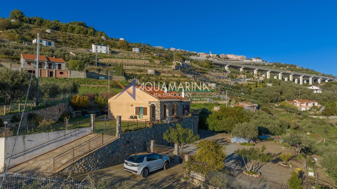 Villa in Cipressa, Liguria, Italy 2 - 16757534